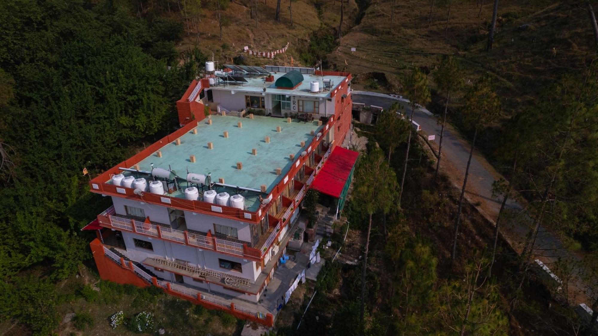 The Ranikhet Continental Exterior foto