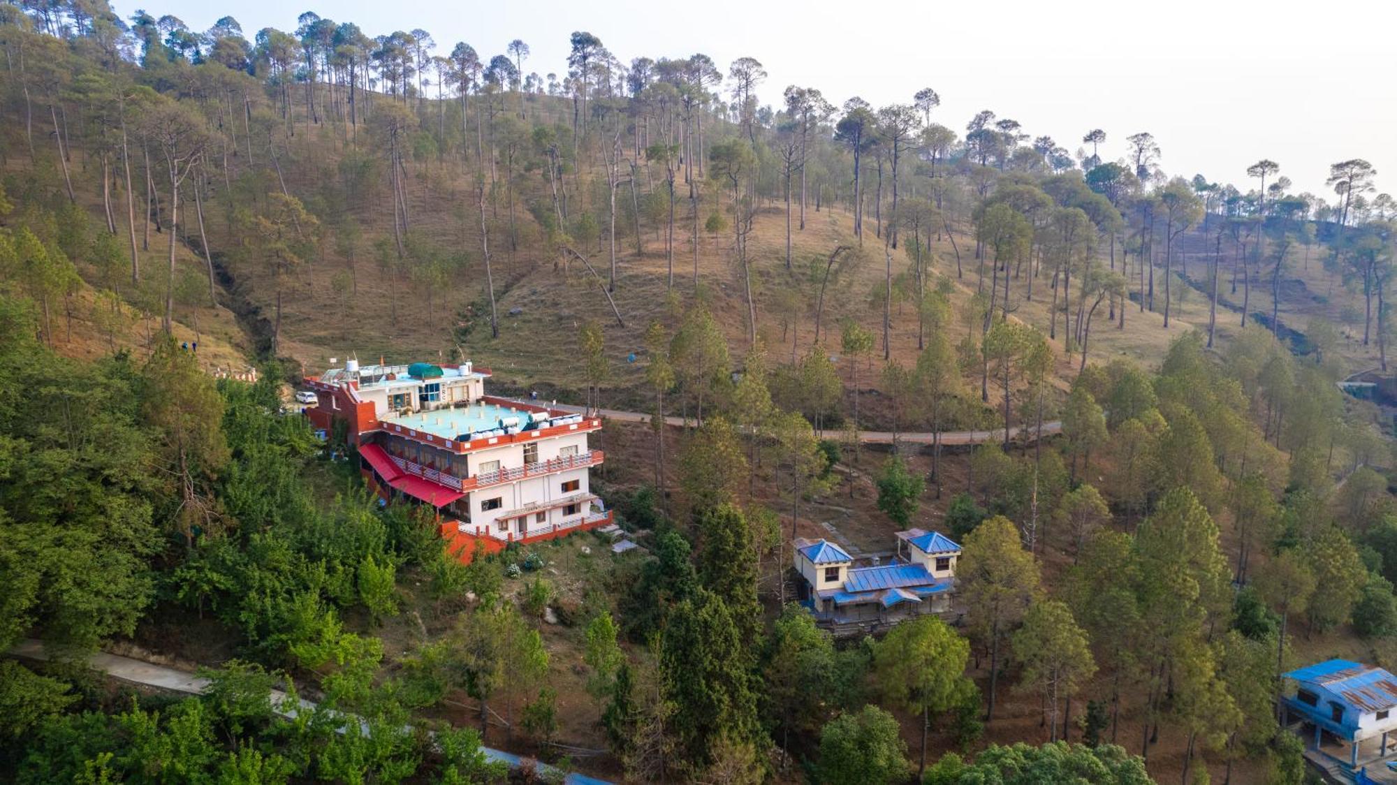 The Ranikhet Continental Exterior foto