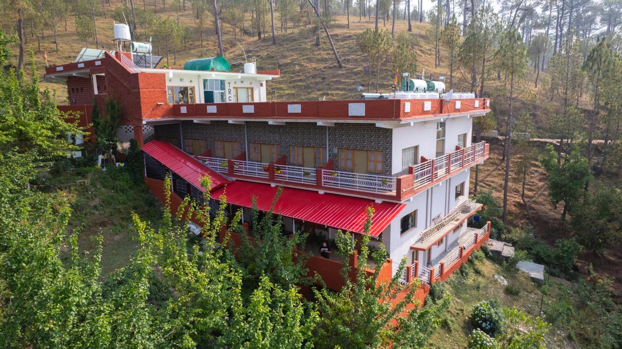 The Ranikhet Continental Exterior foto