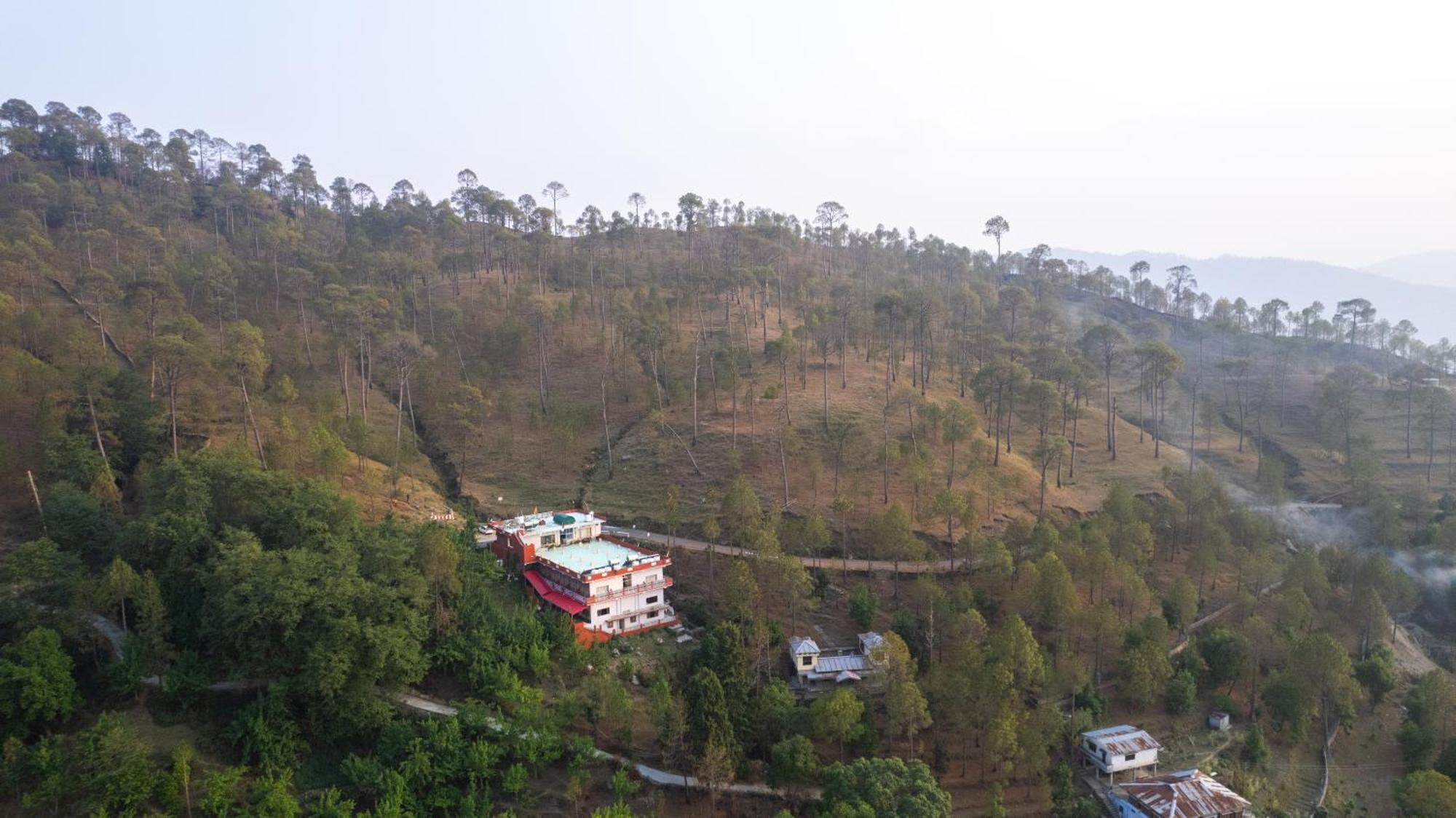 The Ranikhet Continental Exterior foto